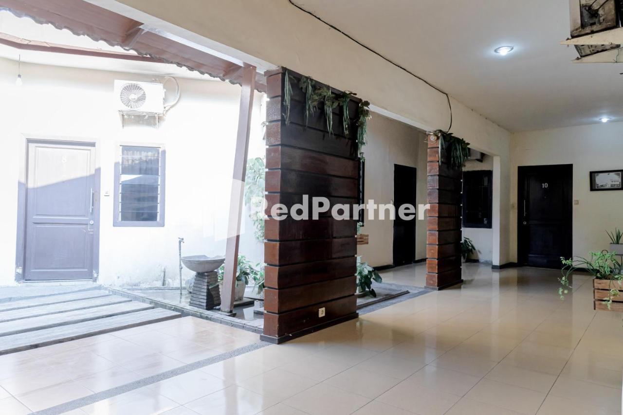 Cherry Pink Hotel Medan Mitra Reddoorz Екстер'єр фото