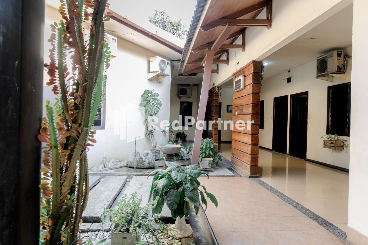 Cherry Pink Hotel Medan Mitra Reddoorz Екстер'єр фото