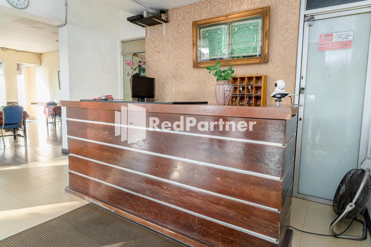 Cherry Pink Hotel Medan Mitra Reddoorz Екстер'єр фото