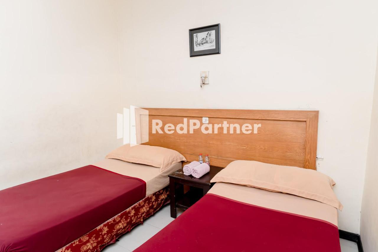 Cherry Pink Hotel Medan Mitra Reddoorz Екстер'єр фото