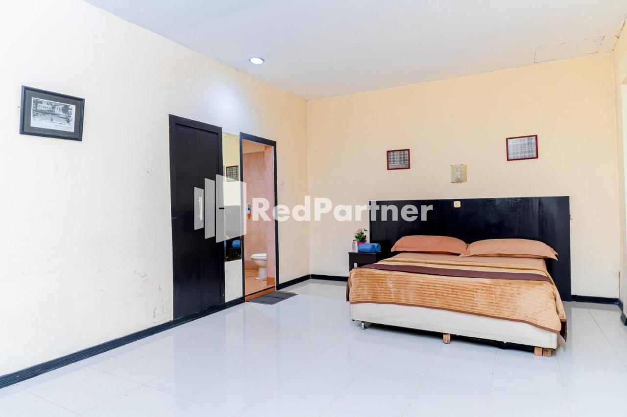Cherry Pink Hotel Medan Mitra Reddoorz Екстер'єр фото