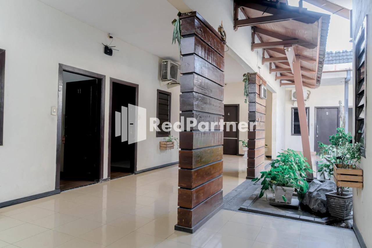 Cherry Pink Hotel Medan Mitra Reddoorz Екстер'єр фото