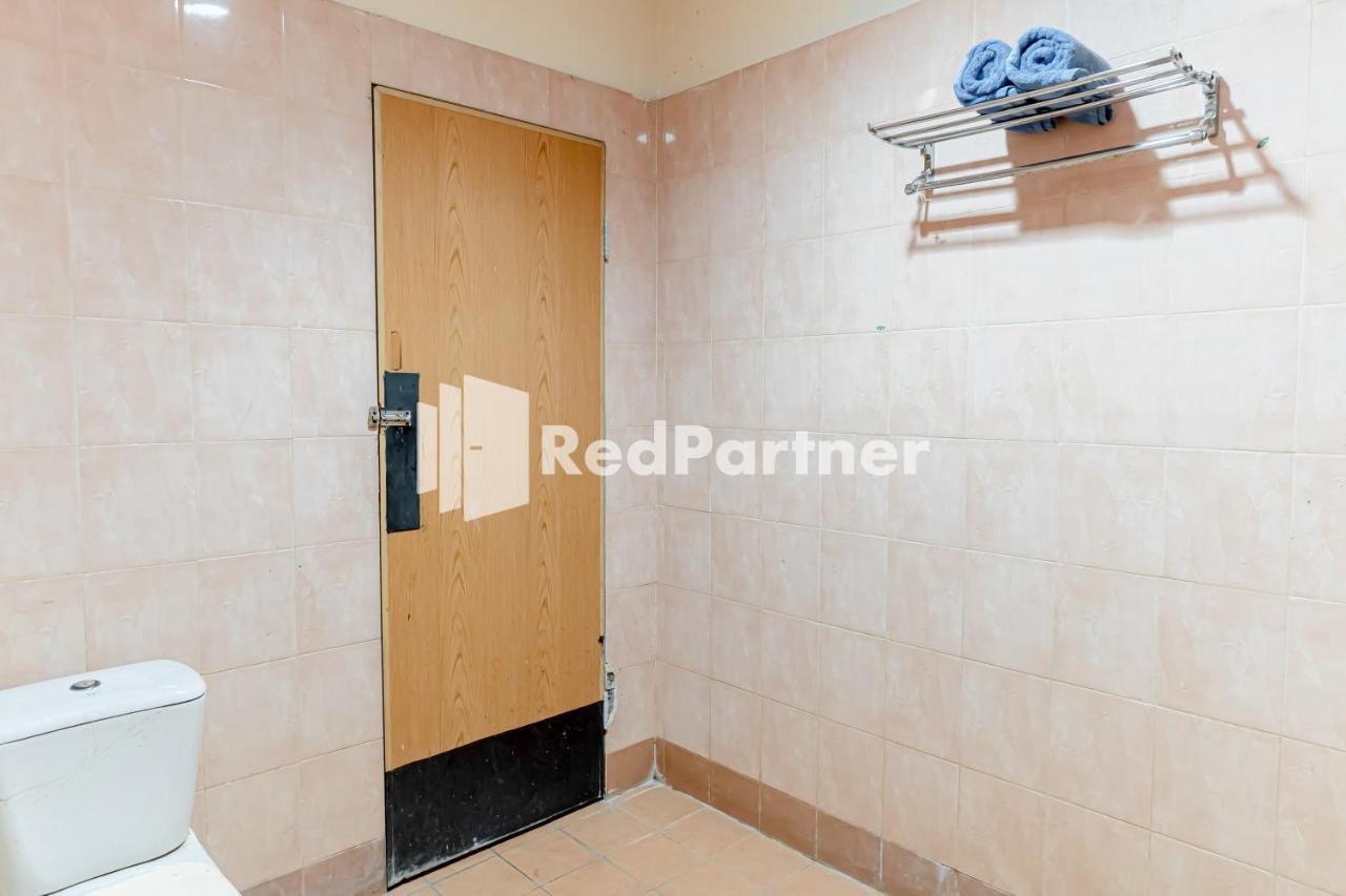 Cherry Pink Hotel Medan Mitra Reddoorz Екстер'єр фото