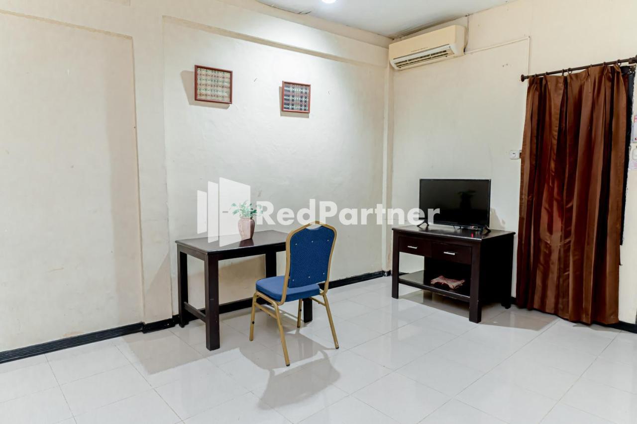 Cherry Pink Hotel Medan Mitra Reddoorz Екстер'єр фото